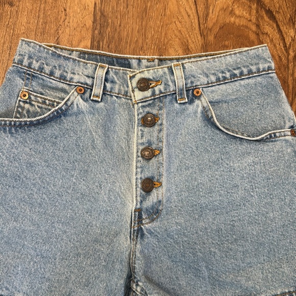 Vintage, VTG, 950 Levi’s Jean Shorts. 7 JR. Paper Tag. Made In USA. 100% cotton. - Picture 6 of 14